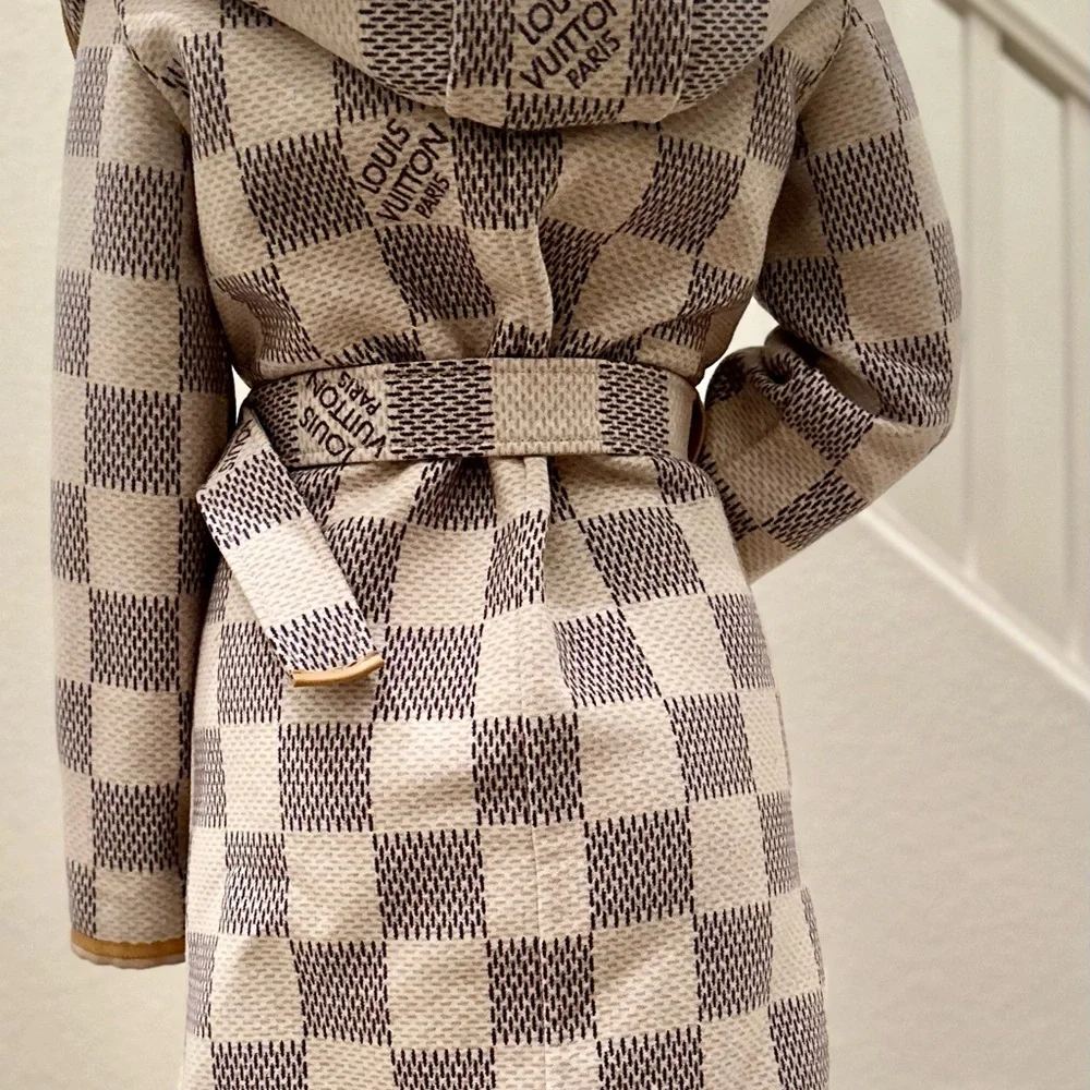 Louis Vuitton Wrap Coat - Picture 4 of 6